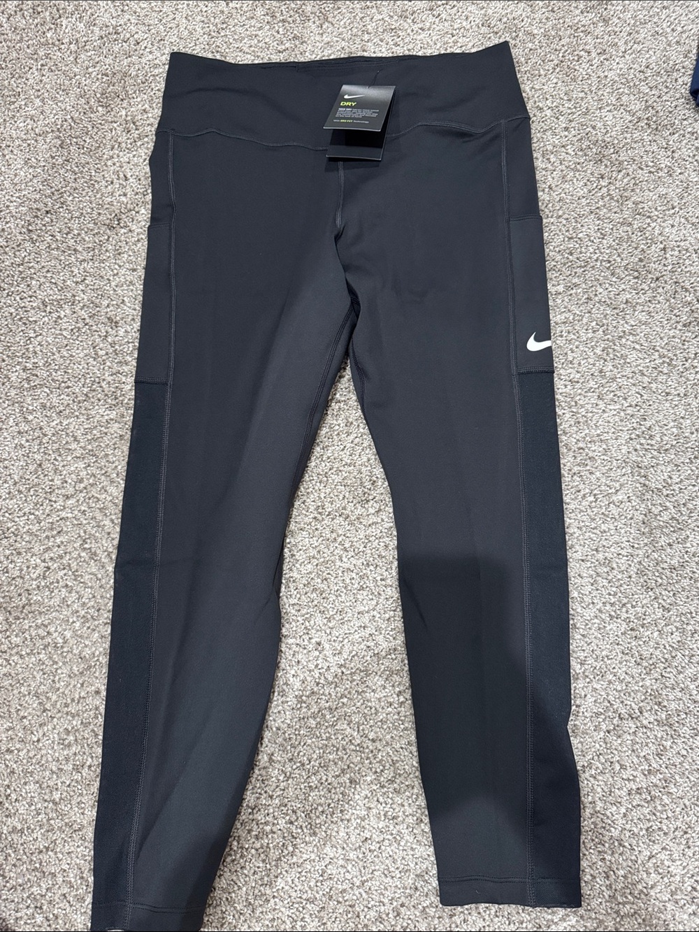 Nike 7/8 Black Performance Leggings with Side Pockets